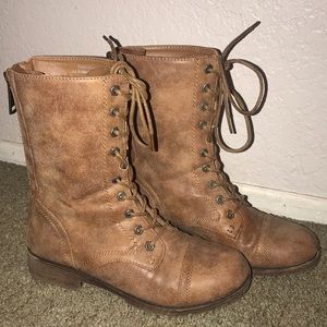 Combat boots